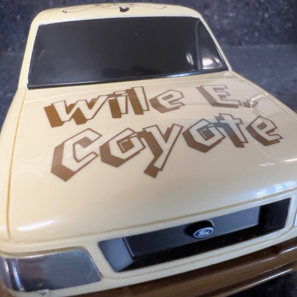Wile Coyote Snap Kit Truck , Assembled - Picture 11 of 12